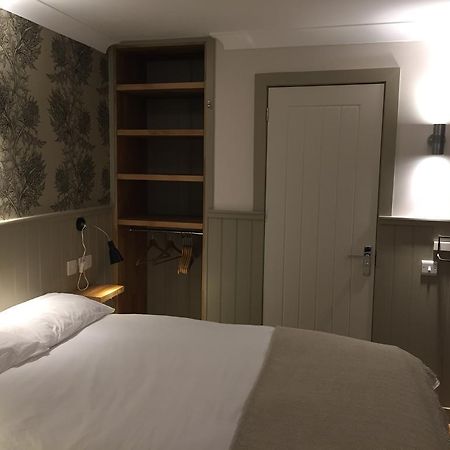 The Harbour Guest House Ірвін Екстер'єр фото