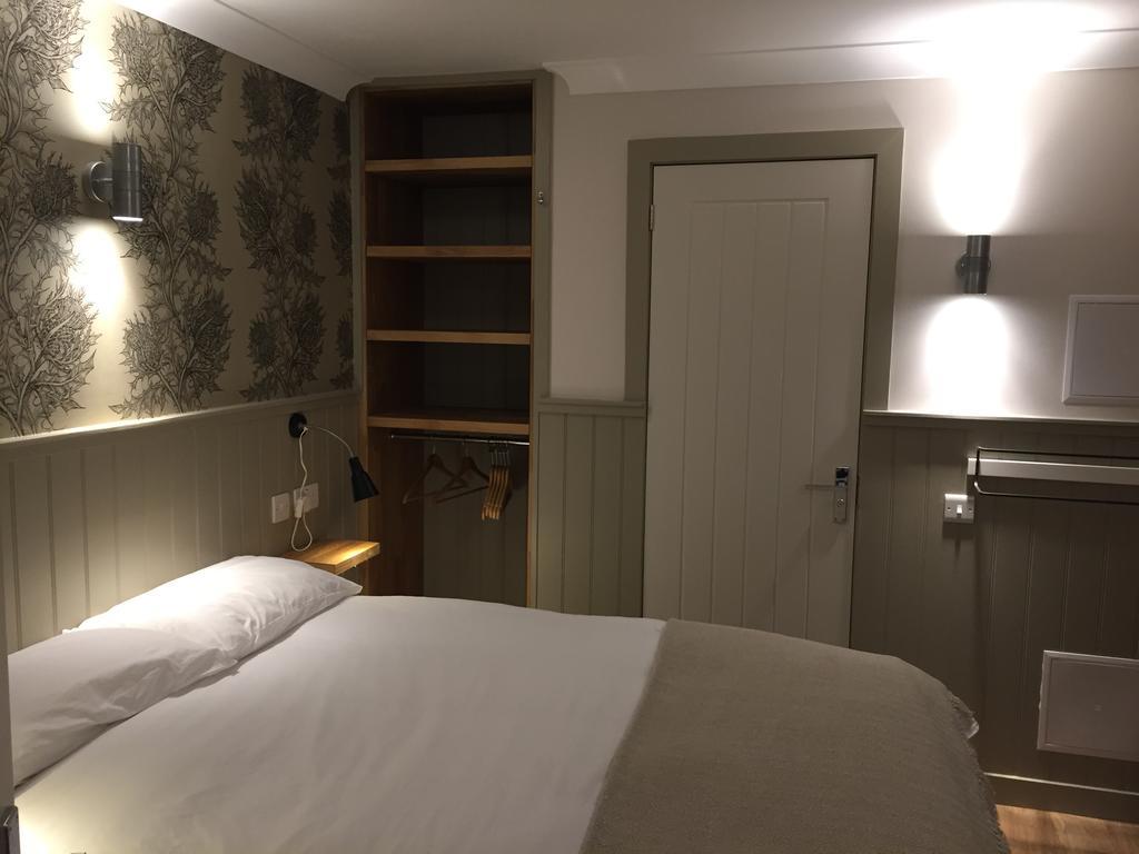 The Harbour Guest House Ірвін Екстер'єр фото